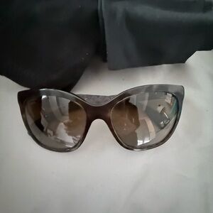 CHANEL Elegant Black Sunglasses